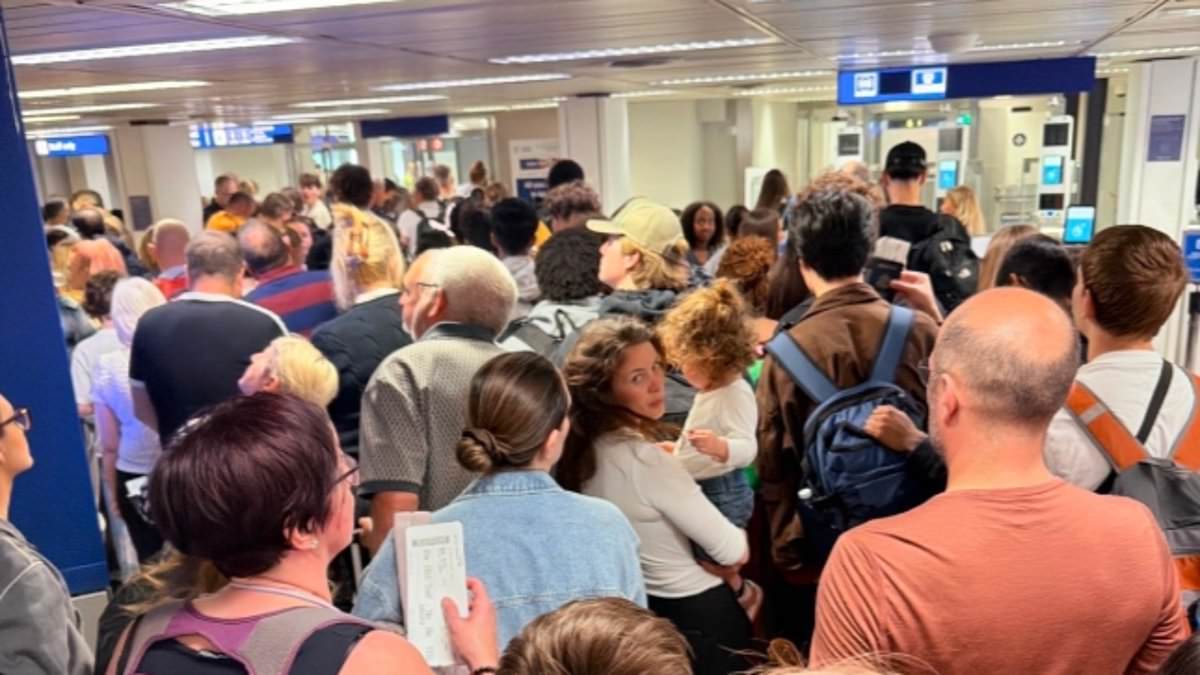 EU Border Chaos: 9 Countries Revolt Over EES Rollout