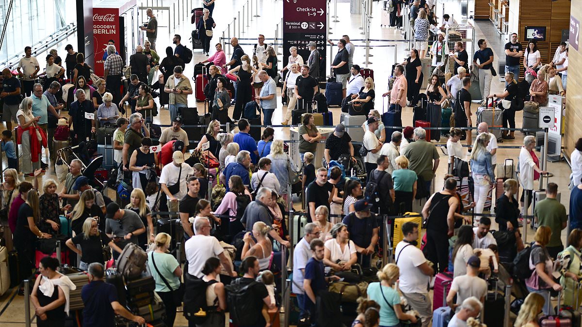 EU Border Chaos: EES Sparks 'Disastrous' Airport Delays