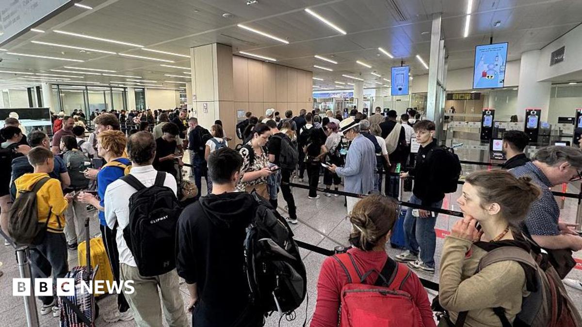 Ryanair and Berlin Airport Warn of Summer EES Chaos
