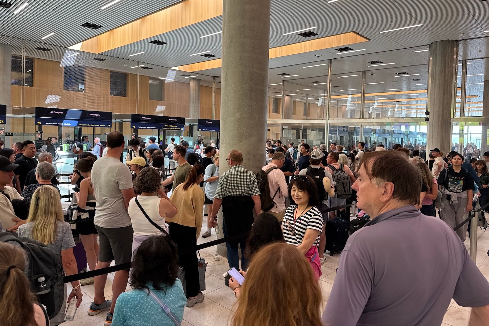 EU Airport Chaos: EES Biometric Checks Cause Travel Turmoil