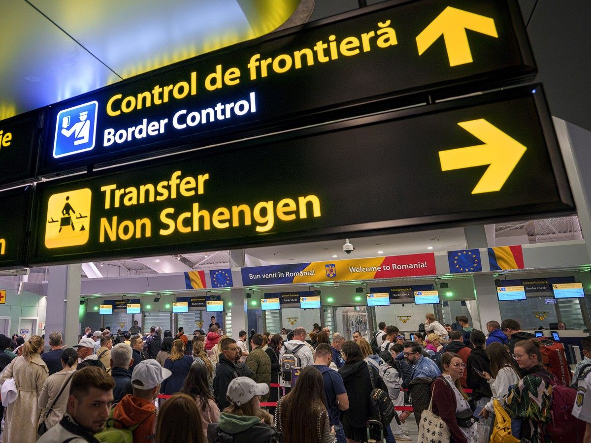 EU's EES Border System Now Fully Active, Expect Delays